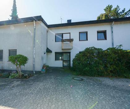 Charmantes Häuschen in ruhiger Hinterhauslage mit Garten & Terrasse