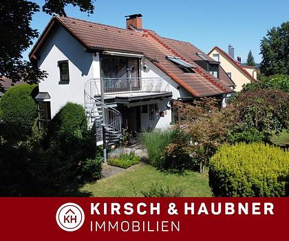 Architektenhaus für zwei Familien mit herrlichem Grund! 
 Neumarkt - Woffenbach