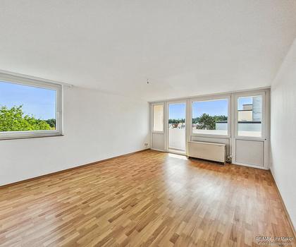 Frisch renovierte 2-Zimmer-Wohnung mit Balkon und Einbauküche