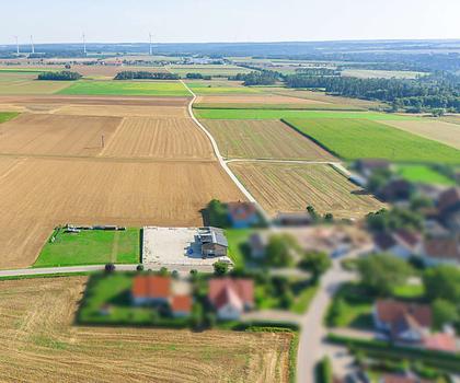 HEGERICH: Paradies in Greding: Großes Grundstück im Bieterverfahren