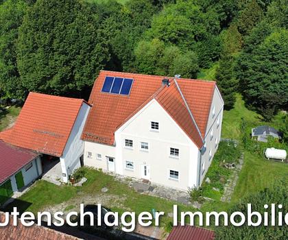 Immobilien-Schmuckstück mit Nebengebäuden und einem parkähnlichen Garten in Kastl-Utzenhofen!