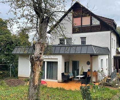 Vielseitiges Wohnhaus mit zwei Einheiten in Happurg!