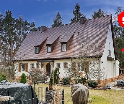 Haus im Haus! Vielseitige Möglichkeiten in Schwabach-Schwarzach mit rießigem Grundstück und Waldfläche!