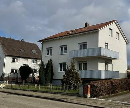 Gut vermietetes 3-Familienhaus in Legelshurst mit Baugrundstück