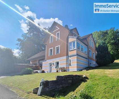 Charmantes Einfamilienhaus mit Einliegerwohnung in idyllischer Lage!