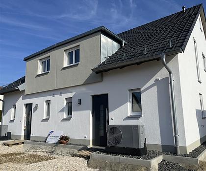 ERSTBEZUG - Moderne und familienfreundliche Doppelhaushälfte in Ezelsdorf zu vermieten