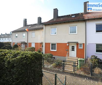 Vollunterkellertes Reihenmittelhaus in schöner Wohnlage mit Garten