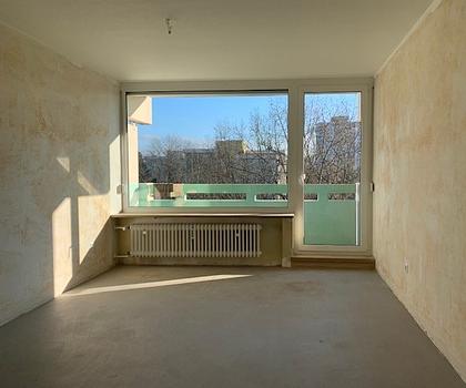 Sonnige 3 Zimmer- Eigentumswohnung mit großer Loggia ...