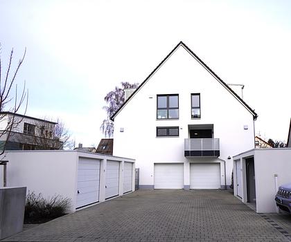 Neuwertige 3-Zimmer-Eigentumswohnung mit Einbauküche und Garage