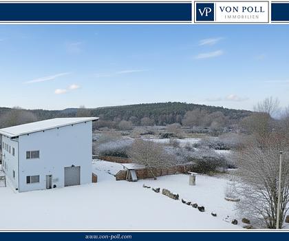 Duplex-Wohnung + Betriebsgebäude
Terrasse + Garten, Blick in das Naturschutzgebiet