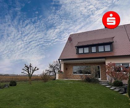 DHH mit großen Garten in Nürnberg-Schniegling