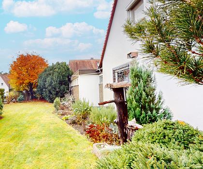Einfamilienhaus mit Schwimmhalle und Garage -Sehr Ruhig - viel S o n n e - wie JEDEN TAG URLAUB !
