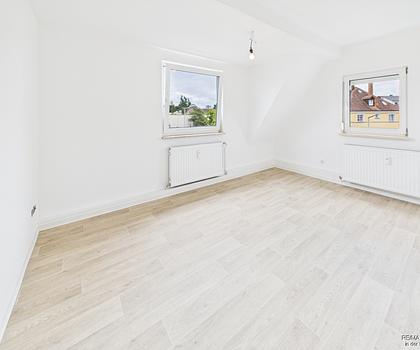 Erstbezug nach Sanierung mit neuer Einbauküche