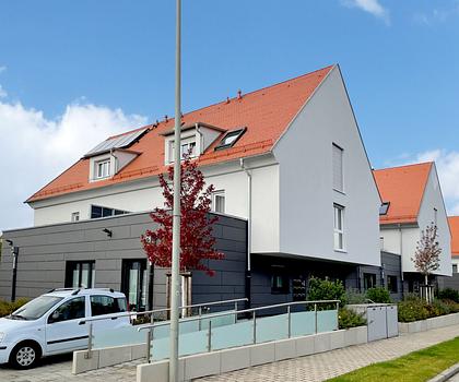 +++SCHÖNE 2,5-ZIMMER DACHGESCHOSSWOHNUNG ZUR MIETE IM ZENTRUM VON NEUNKIRCHEN A. BRAND+++