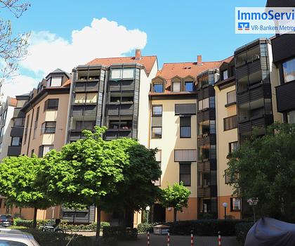 Ideal für Kapitalanleger! 2-Zimmer-Eigentumswohnung mit Loggia und TG-Stellplatz in zentraler Lage
