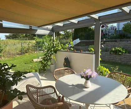 Neuwertiger Bungalow mit großem Garten, auf Wunsch möbliert in Etzelskirchen