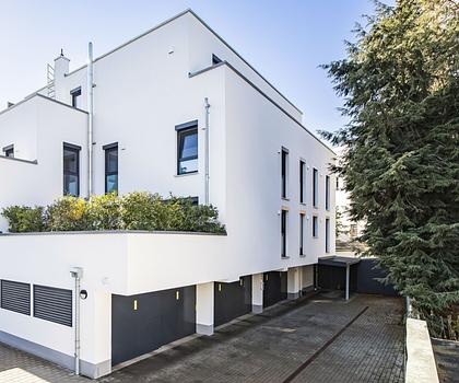 Exklusives Wohnen am Rechenbergpark: Moderne 4-Zimmer-Wohnung mit 25 m² Südbalkon und Einbauküche
