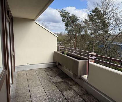 Komfortwohnen inklusive in Langwasser: Sanierte 1-Zimmer-Wohnung mit Balkon, Pool & Sauna