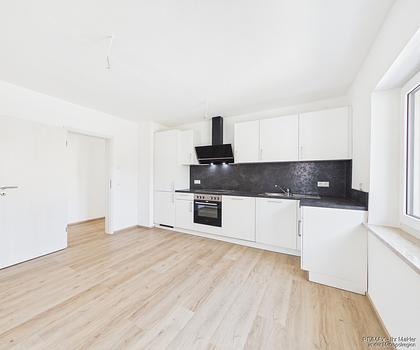 ERSTBEZUG nach komplett Sanierung mit Einbauküche