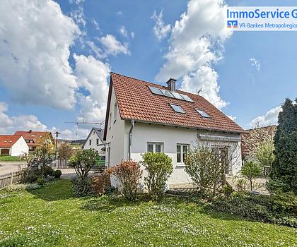 Gepflegtes Einfamilienhaus in ruhiger Lage mit Terrasse und Carport