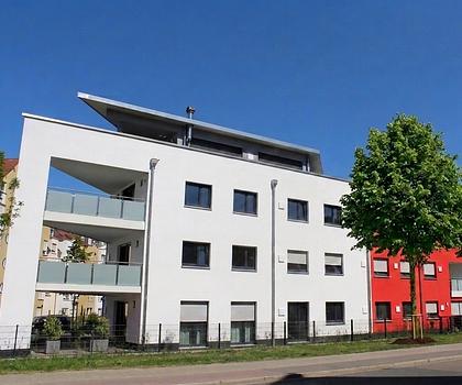 Neuwertige 3,5-Zimmer-Wohnung mit Loggia und Tiefgaragenstellpl. im urbanen Umfeld, Leitgrabenweg 2