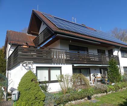 Mit Weitblick! Schönes Zweifamilienhaus inkl. Sauna und Doppelgarage! In Buchschwabach OT Roßtal!