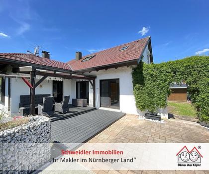 Ihr Haus in Ottensoos! Freistehendes Einfamilienhaus mit Galerie, Kachelofen und toller Terrasse
